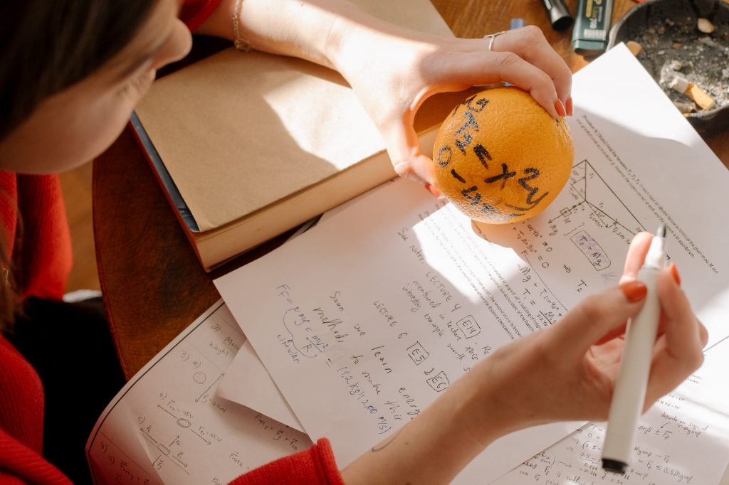 cheating in an online exam. How do students cheat during online exams?